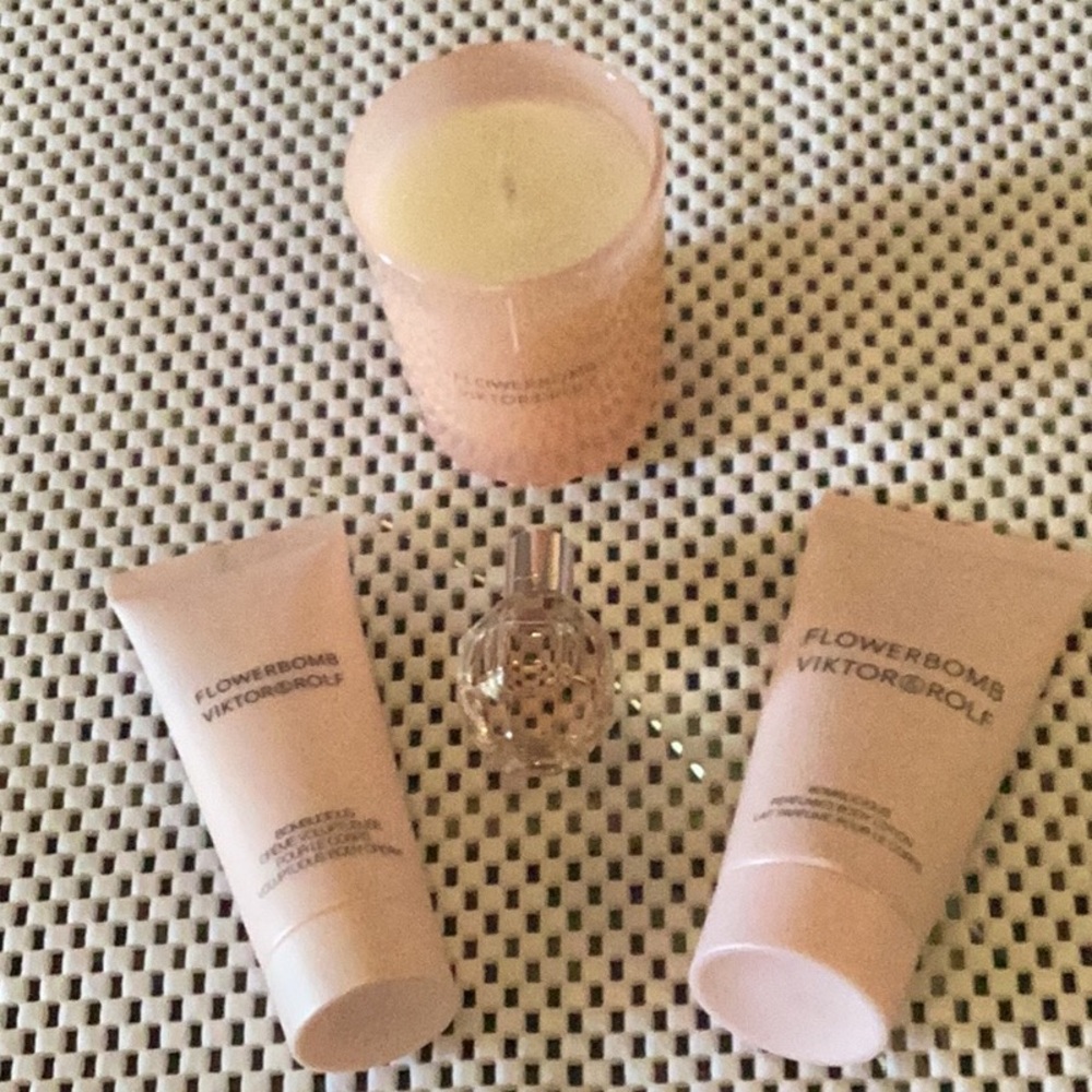 Viktor & Rolf Flowerbomb Pink Gift Set